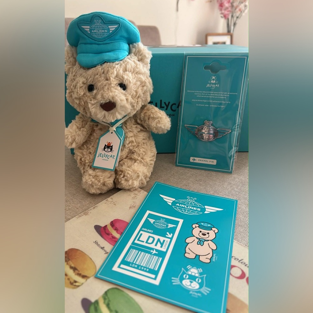 NWT Jellycat X Harrods Bart Jr Pilot set- plush, pin, sticker Harrods Exclusive